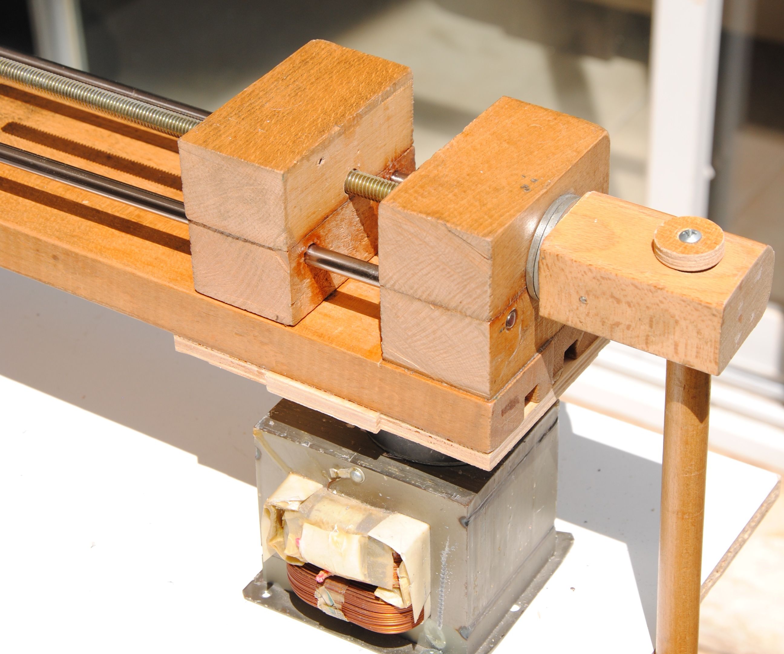 Magnetic Swivel Base Vise Mount