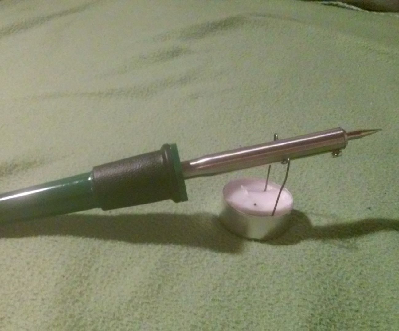 Very simple soldering stand