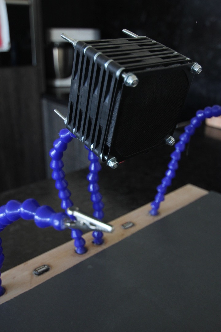 Ventilated soldering station