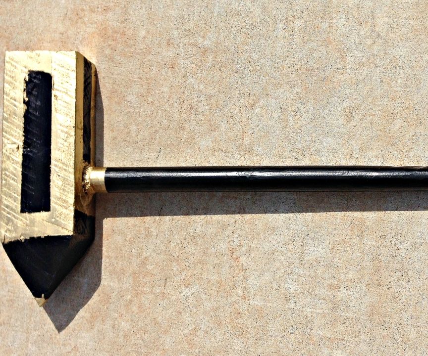 HOW TO MAKE A ZOMBIE APOCALYPSE HAMMER!!!