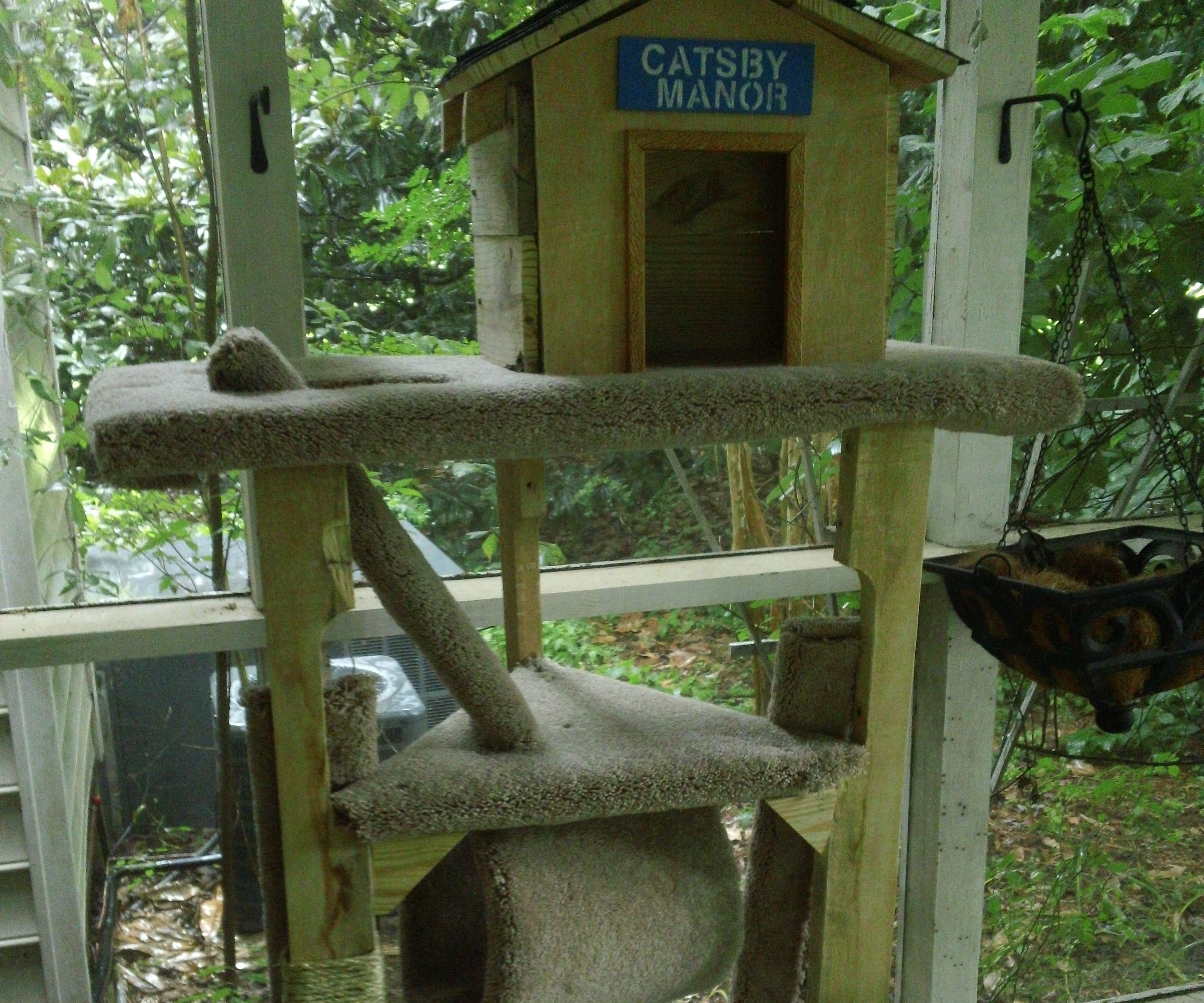 Pallet Cat House