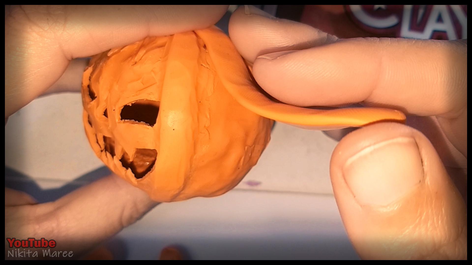 How to make a Jack o'lantern. Polymer clay tutorial. Sculpting a pumpkin out of clay. Halloween Craft.  (18).jpg