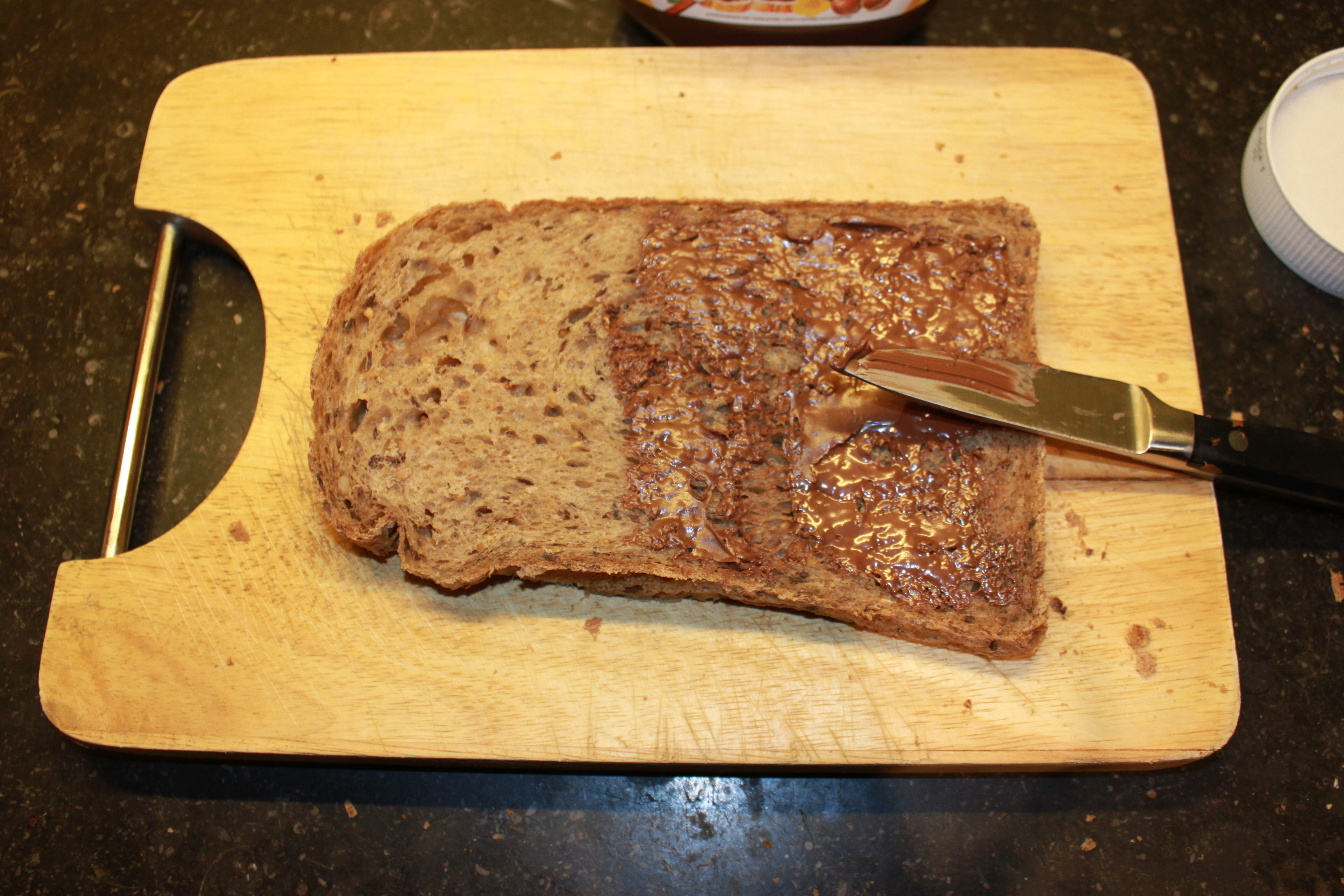 How to make a sandwich with chocolate