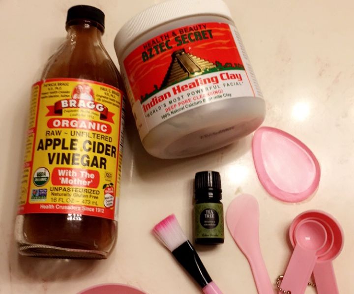How to Make and Apply a Face Mask