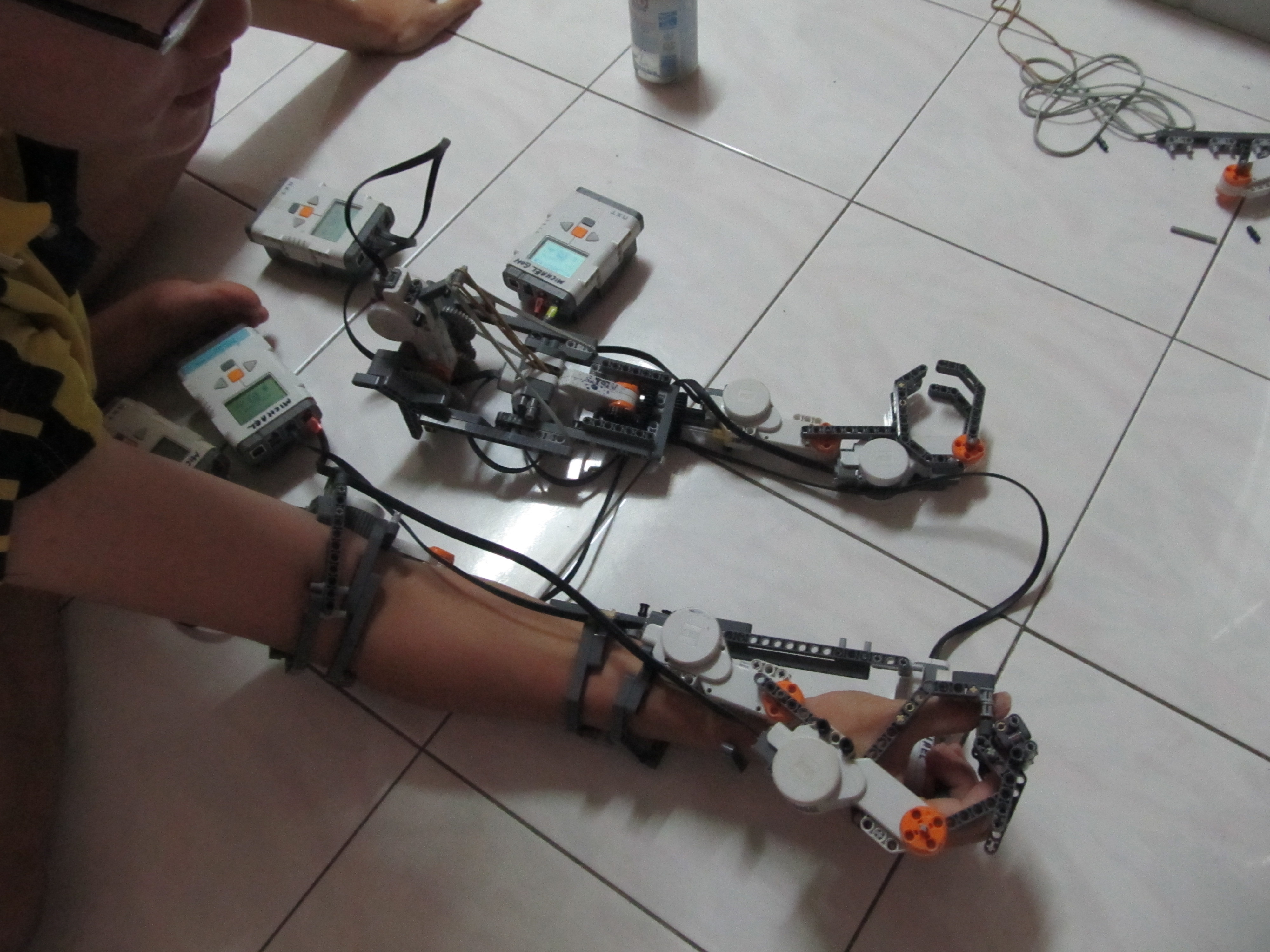 Proof-of-concept Robot arm and controls (Lego nxt)