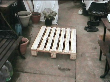 How to Dismantle a Pallet