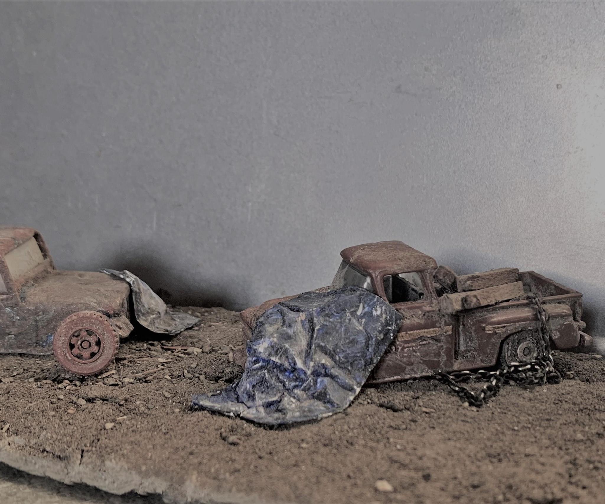 1/64 Scale Junkyard Diorama Using Tinfoil  