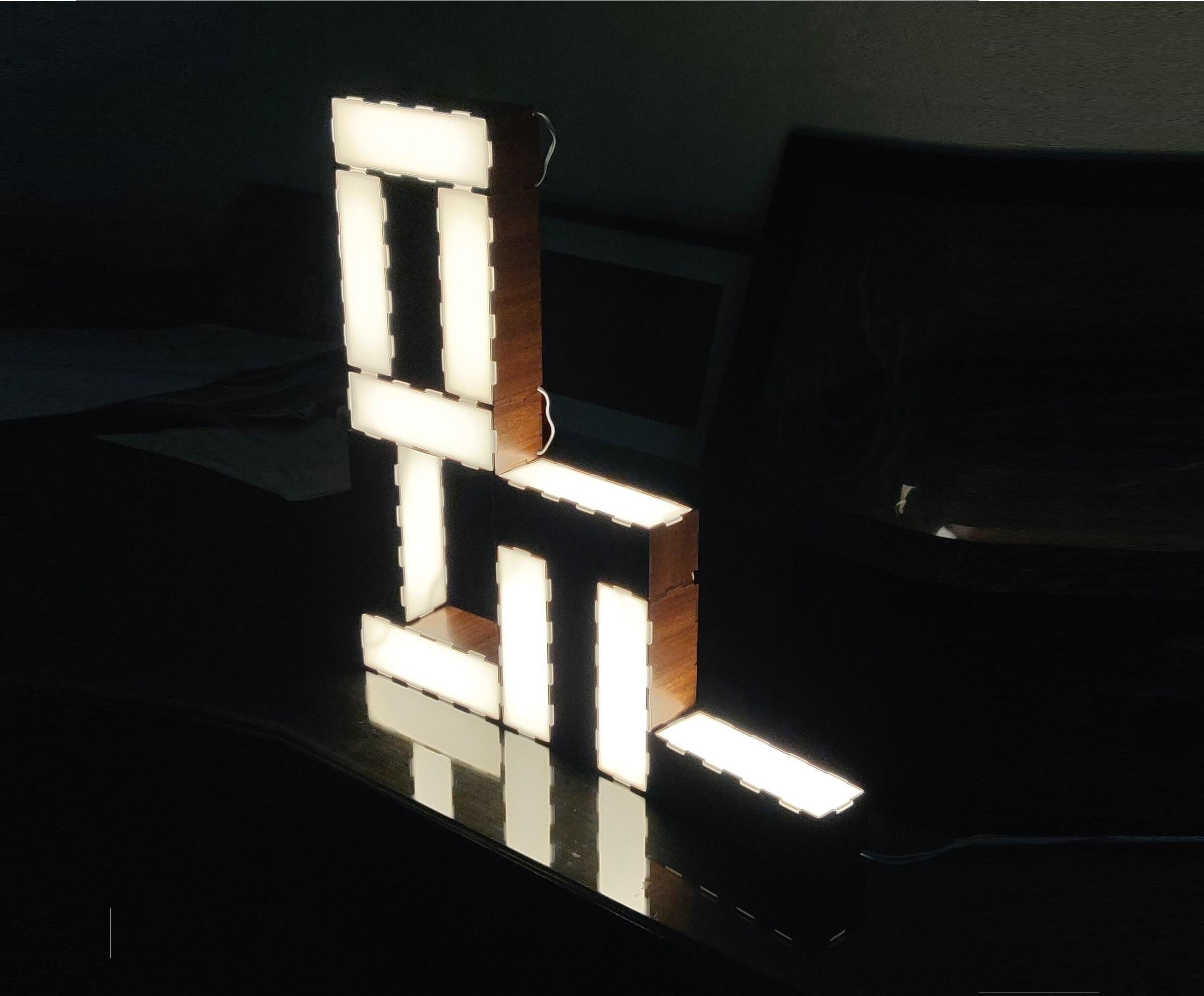 Magnetic Shape Shifting Lamp