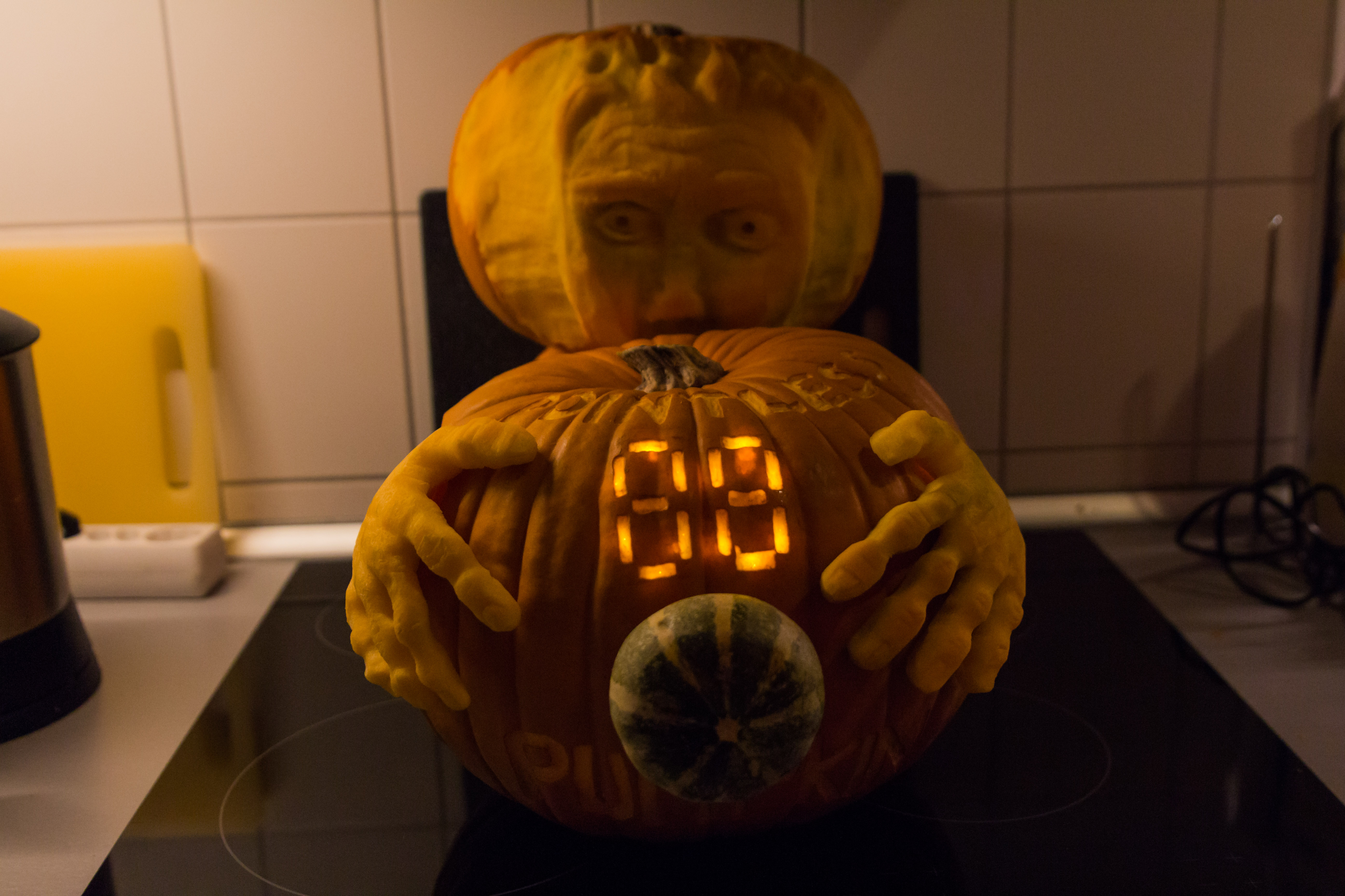 Pointless (Button) Pumpkin - with Arduino Brains