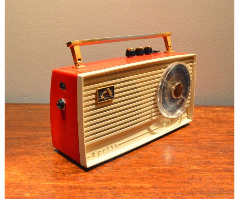 Vintage Radio Guitar Amp