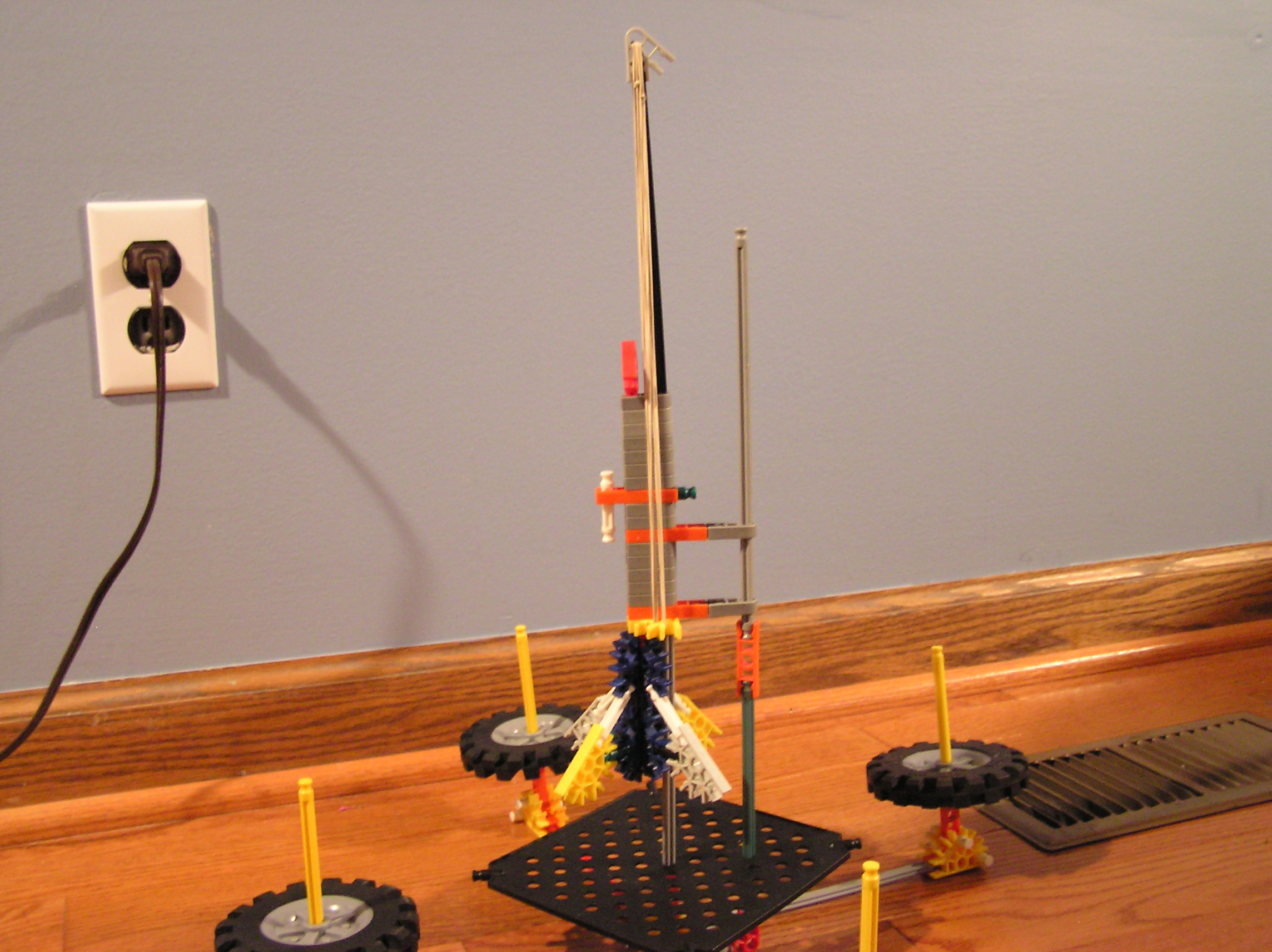 K'nex rocket  w/ launching pad