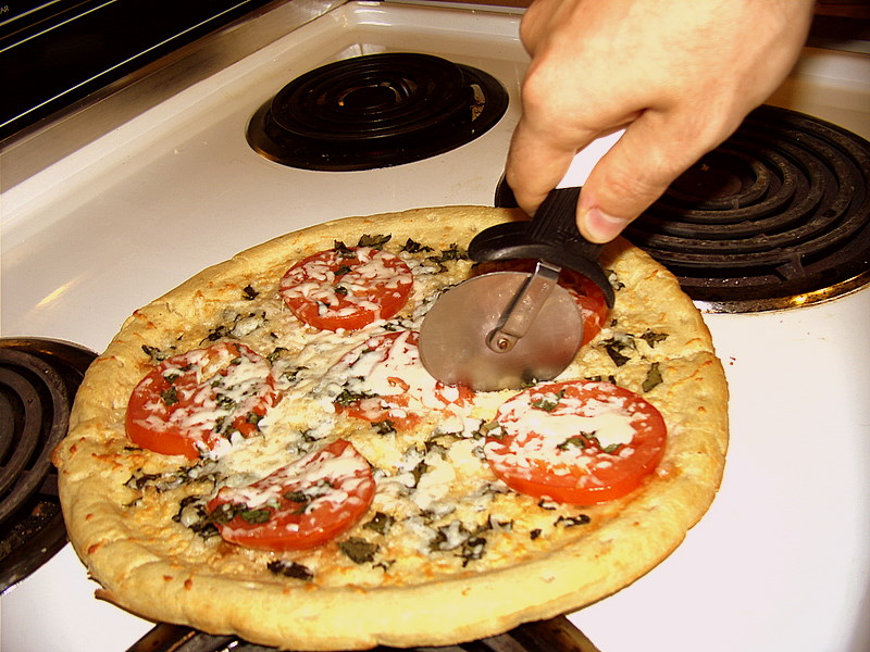 Quick and Easy Margherita Pizza