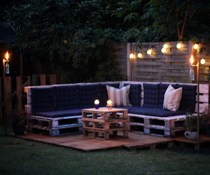 Low Budget Pallet Outdoor Lounge