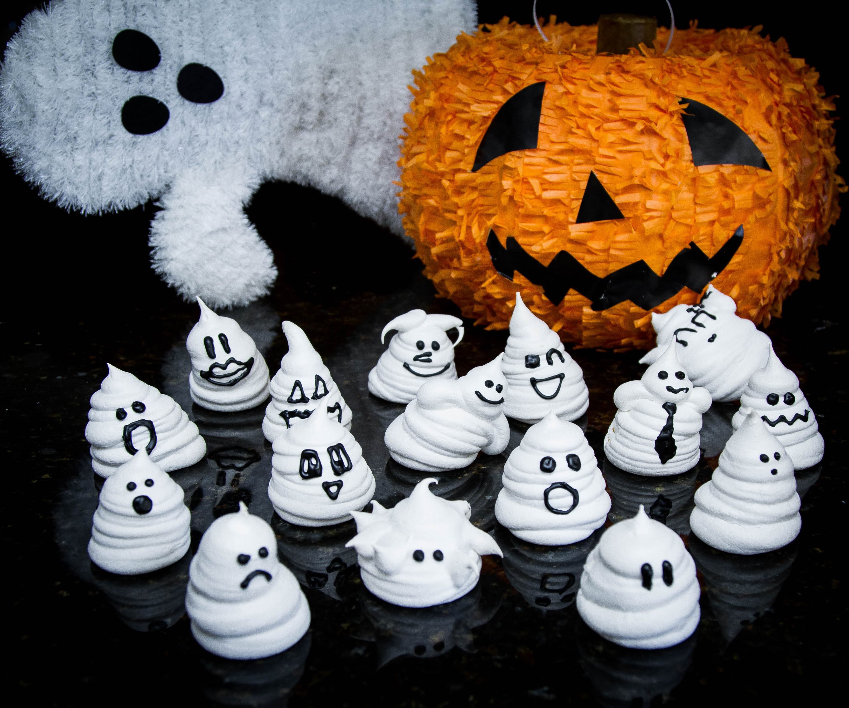 Gastly Ghost Meringues