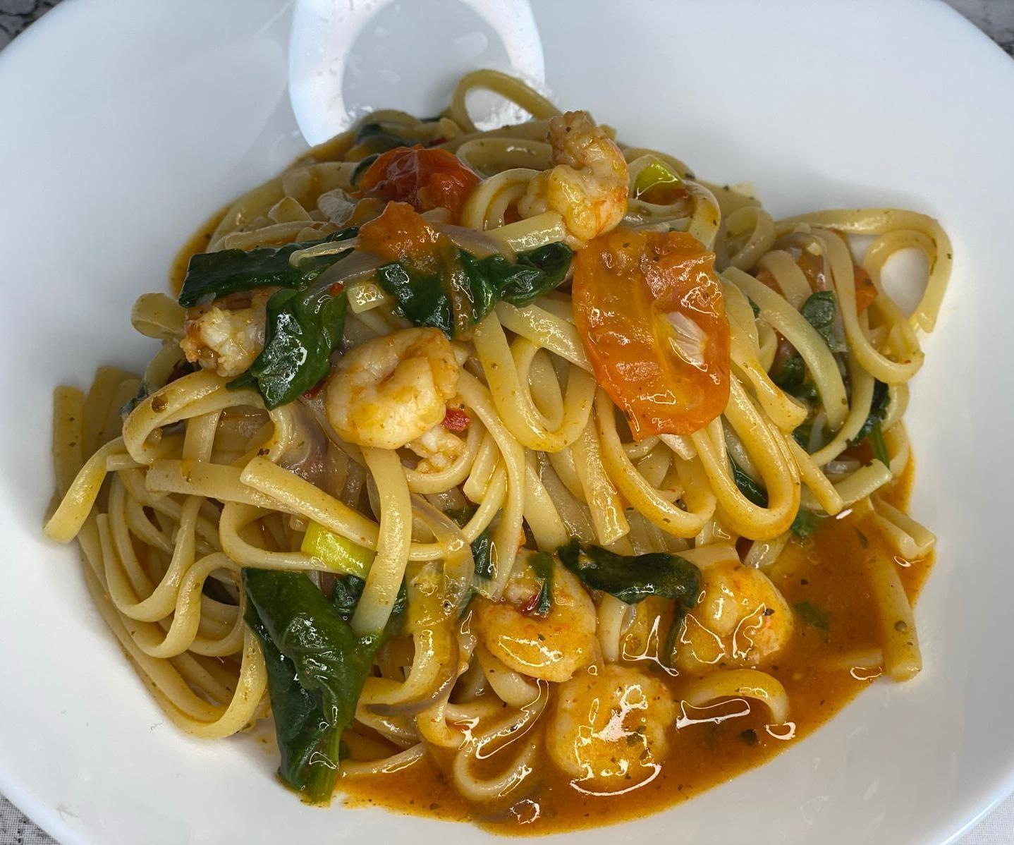 20 Minutes-One Pot Prawn Linguine!!