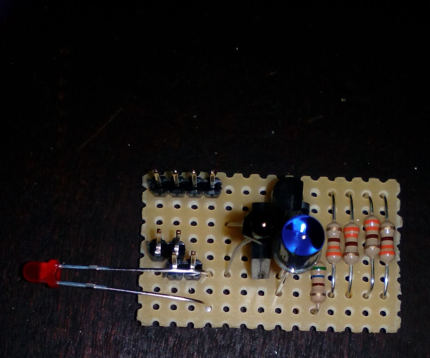 Build a cheap and easy IR detector and motor driver for SUMO ROBOT