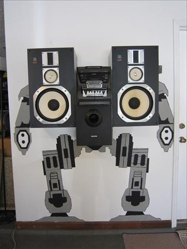 Speaker Robot (Mech Warrior)