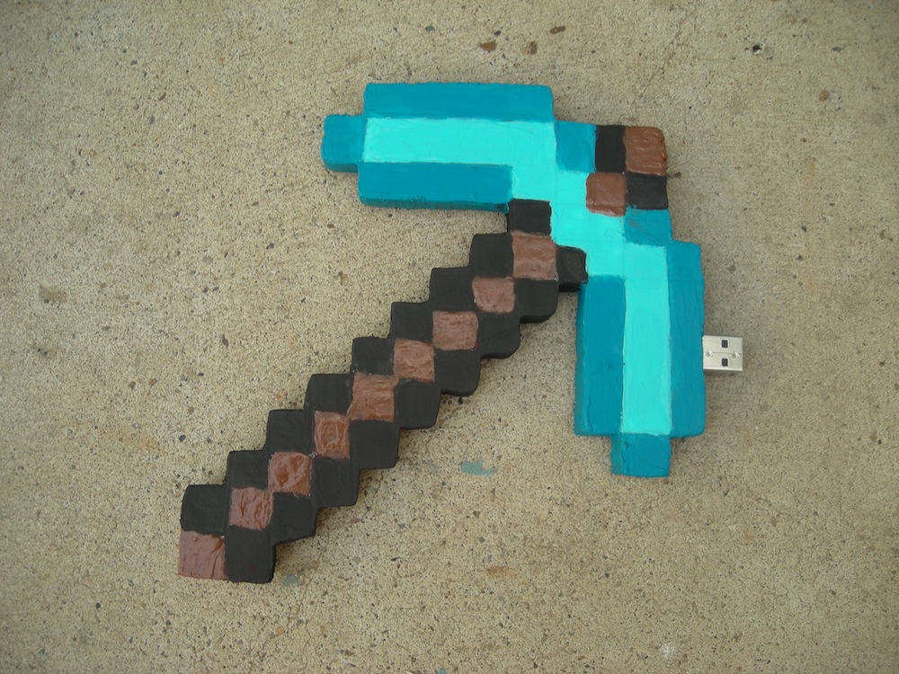 Real Minecraft Diamond Pickaxe (USB)