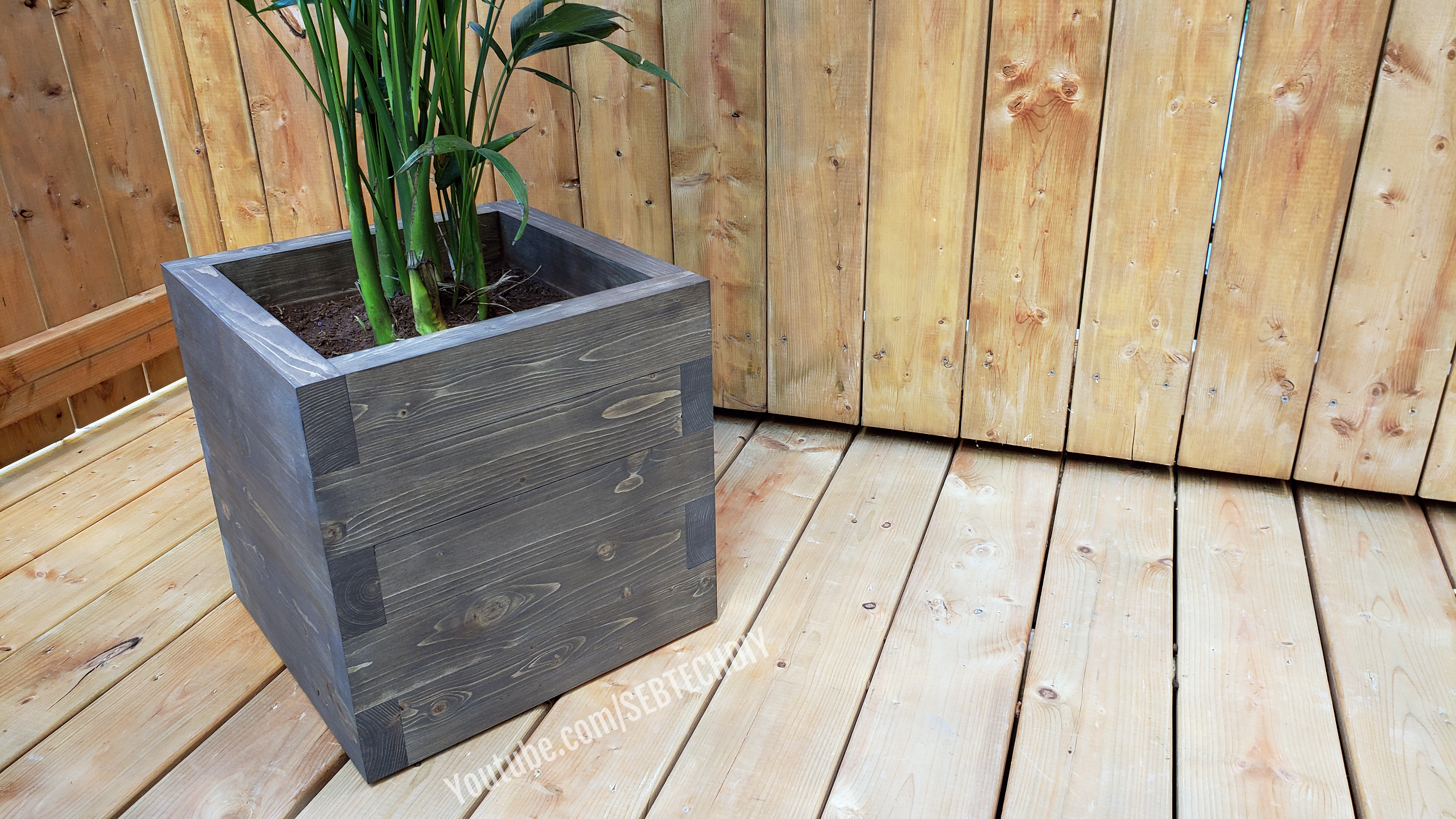 diy-modern-planter-box-made-with-2x4-wood-wooden-planters-boxes-howto-free-plans-build-deck-planterbox-sebtechdiy1.jpg