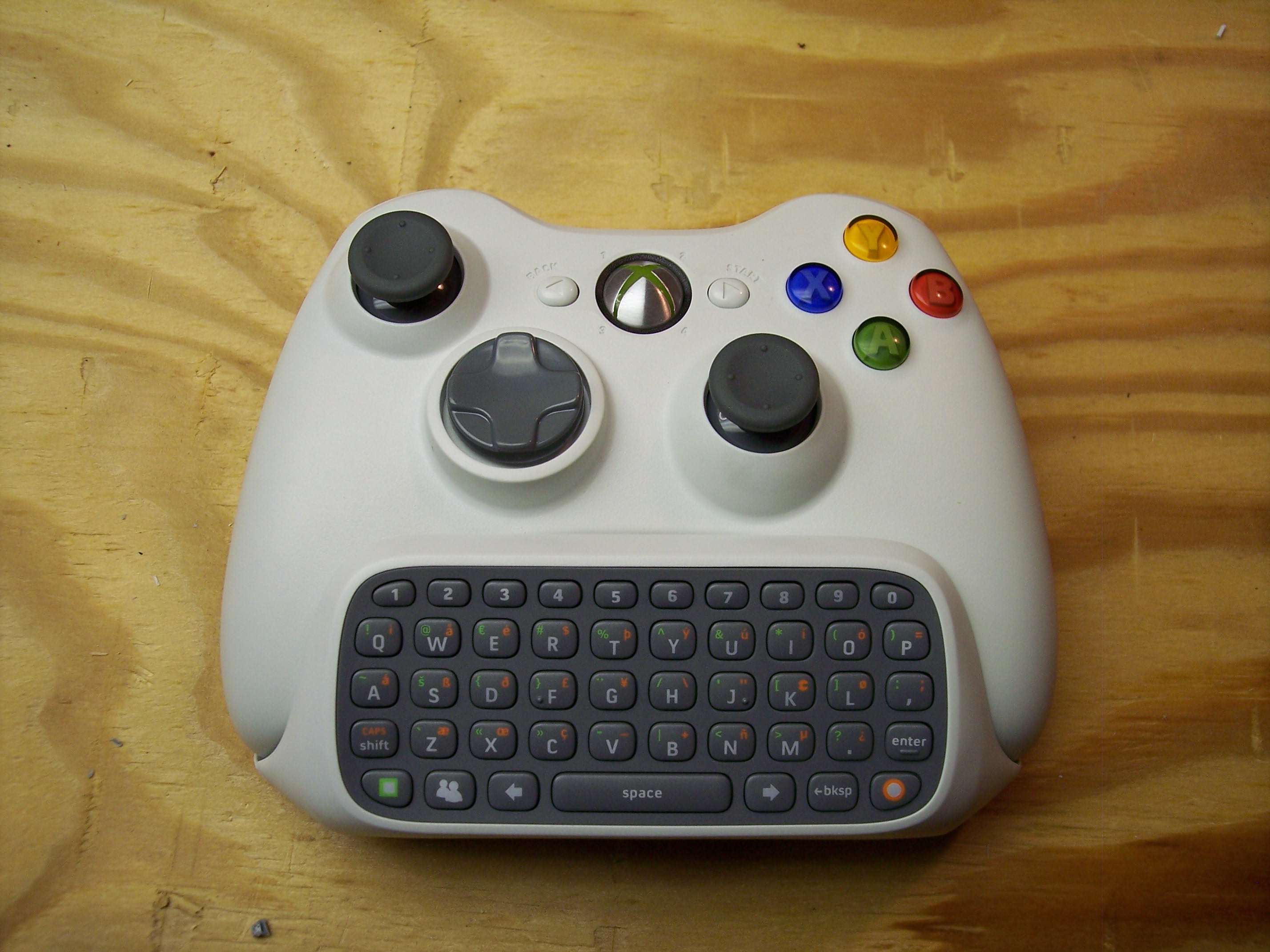 FIRST MOD FOR XBOX 360 WIRELESS CONTROLLER/HEADSET/MESSENGER KIT