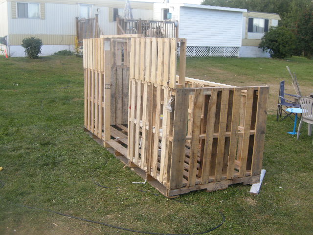 Pallet Woodshed