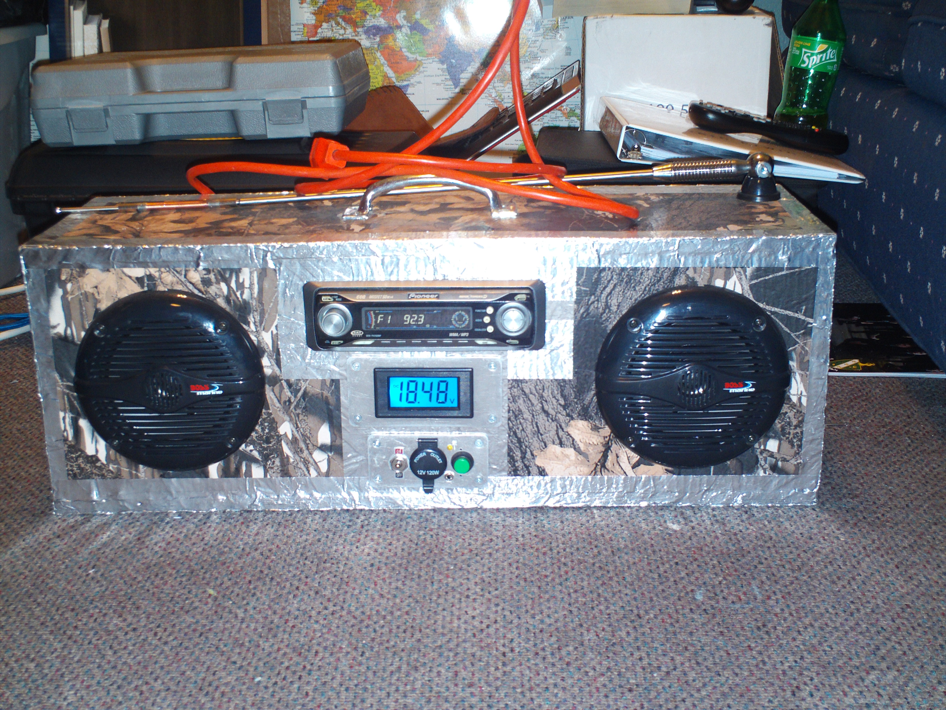 Homemade 18V Battery Stereo