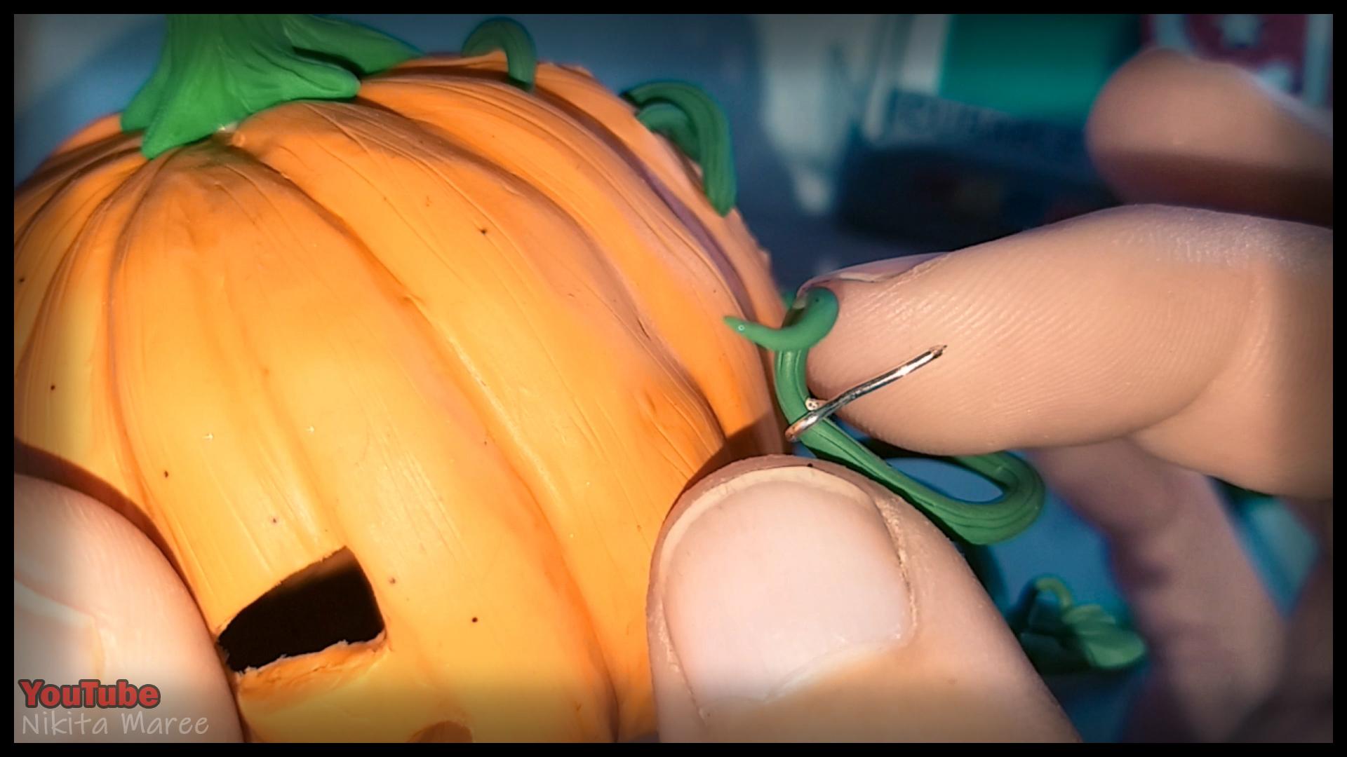 How to make a Jack o'lantern. Polymer clay tutorial. Sculpting a pumpkin out of clay. Halloween Craft.  (63).jpg