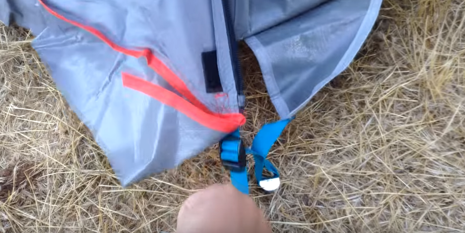 2018-08-30 01_36_10-Setting up camping tent Air seconds 4.1 family XL Quechua Decathlon - YouTube.png