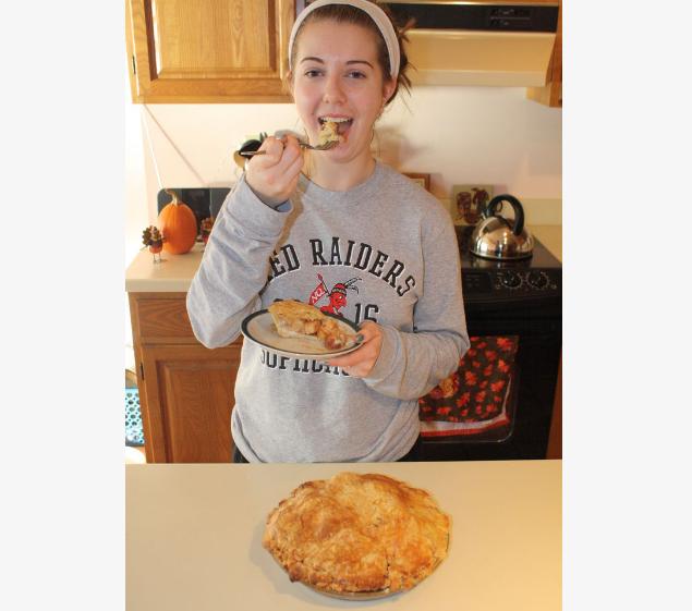 Memom's apple pie with simple DIY crust