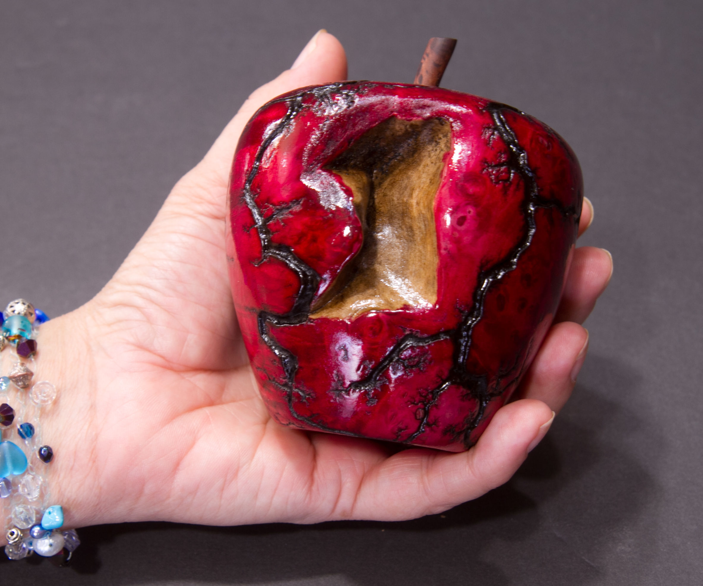 Poisoned Apple 