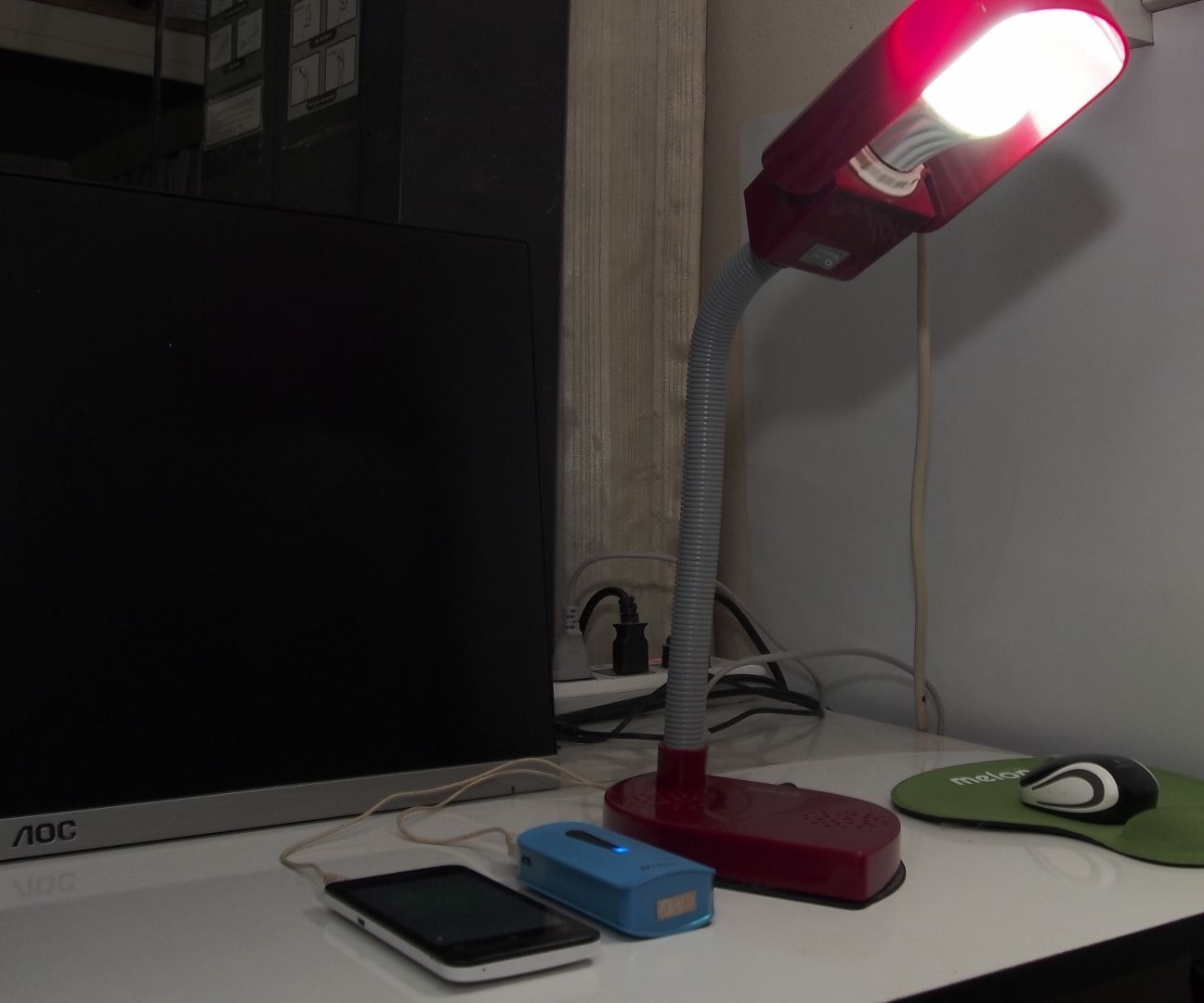 Hack desktop lamp to loud speaker lamp