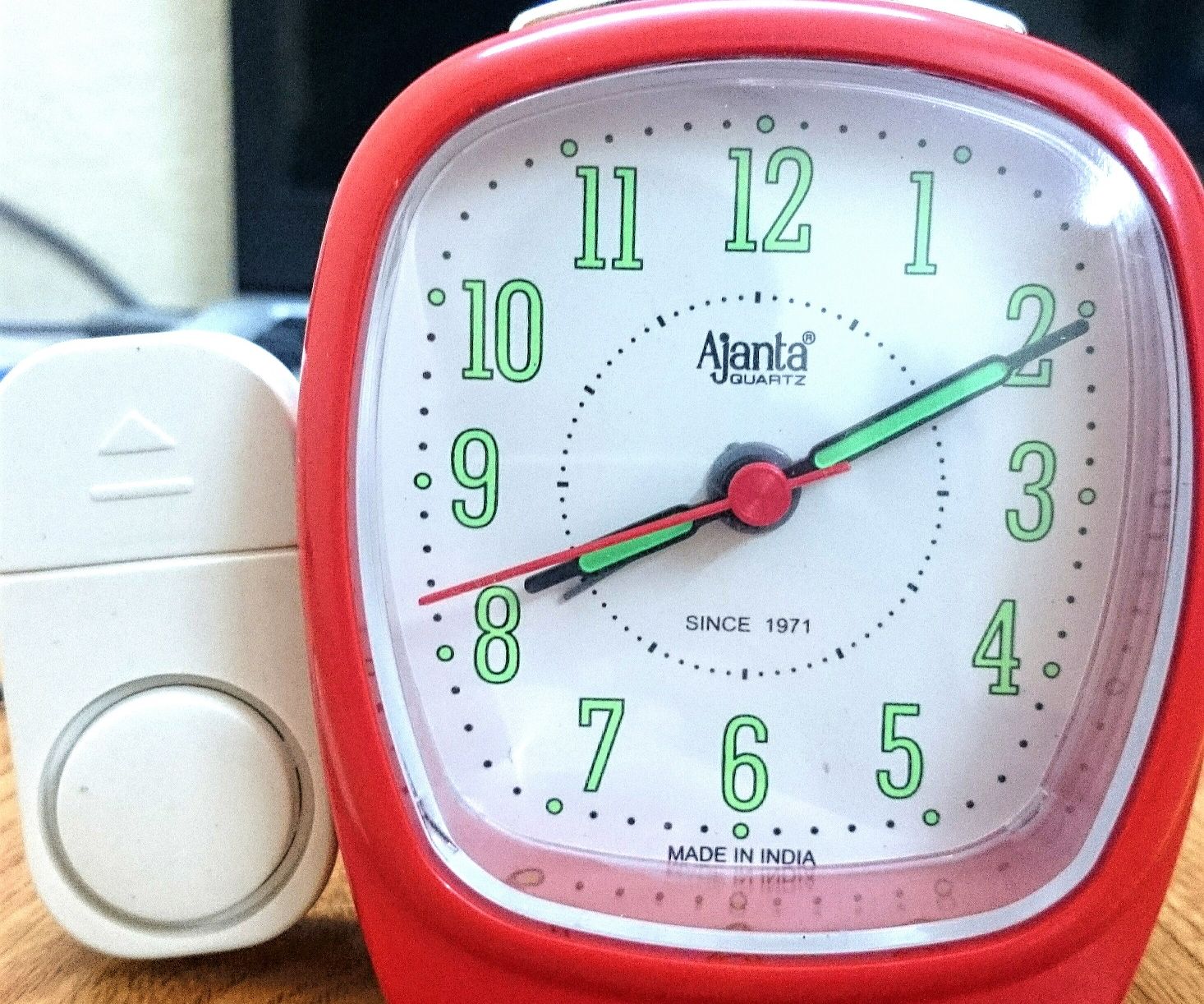 Extreme loud alarm clock