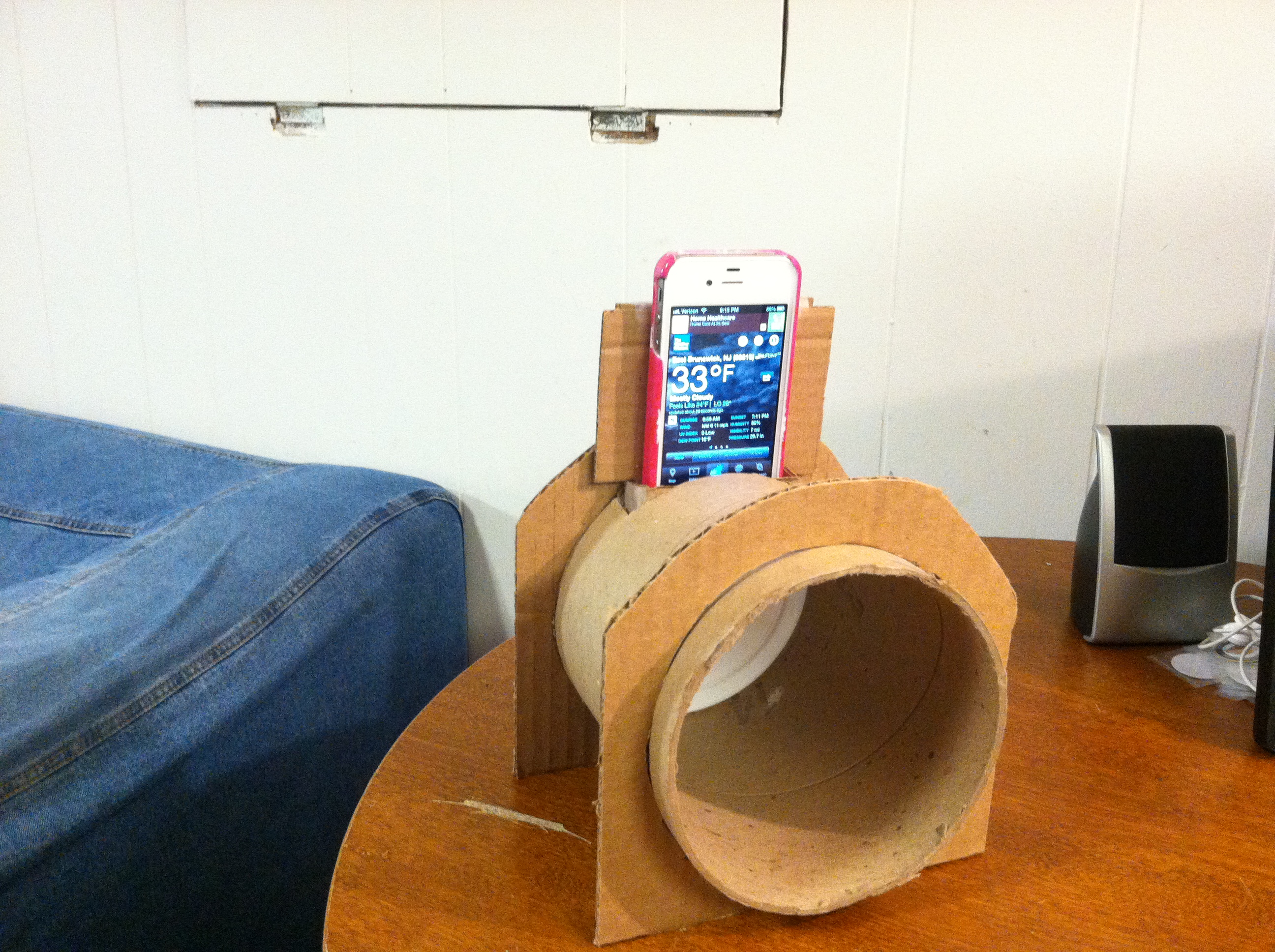 Macgyver's iPhone Audio Amplifer/Charging Dock