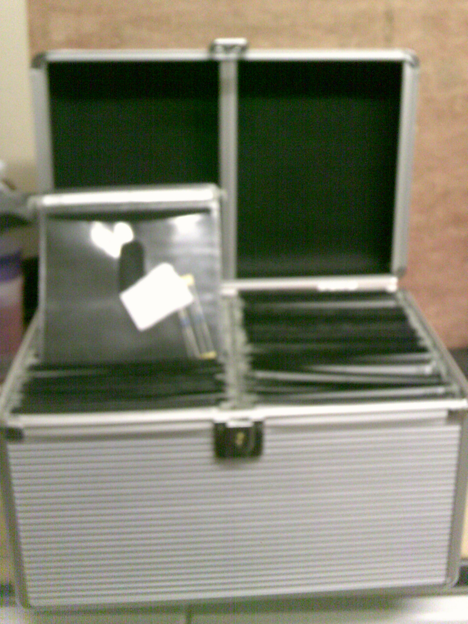 Find That Resistor Fast....Onother use for a redundant CD storage box