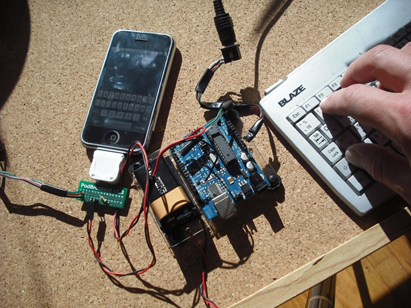 How To Connect a PS/2 Keyboard to the iPhone
