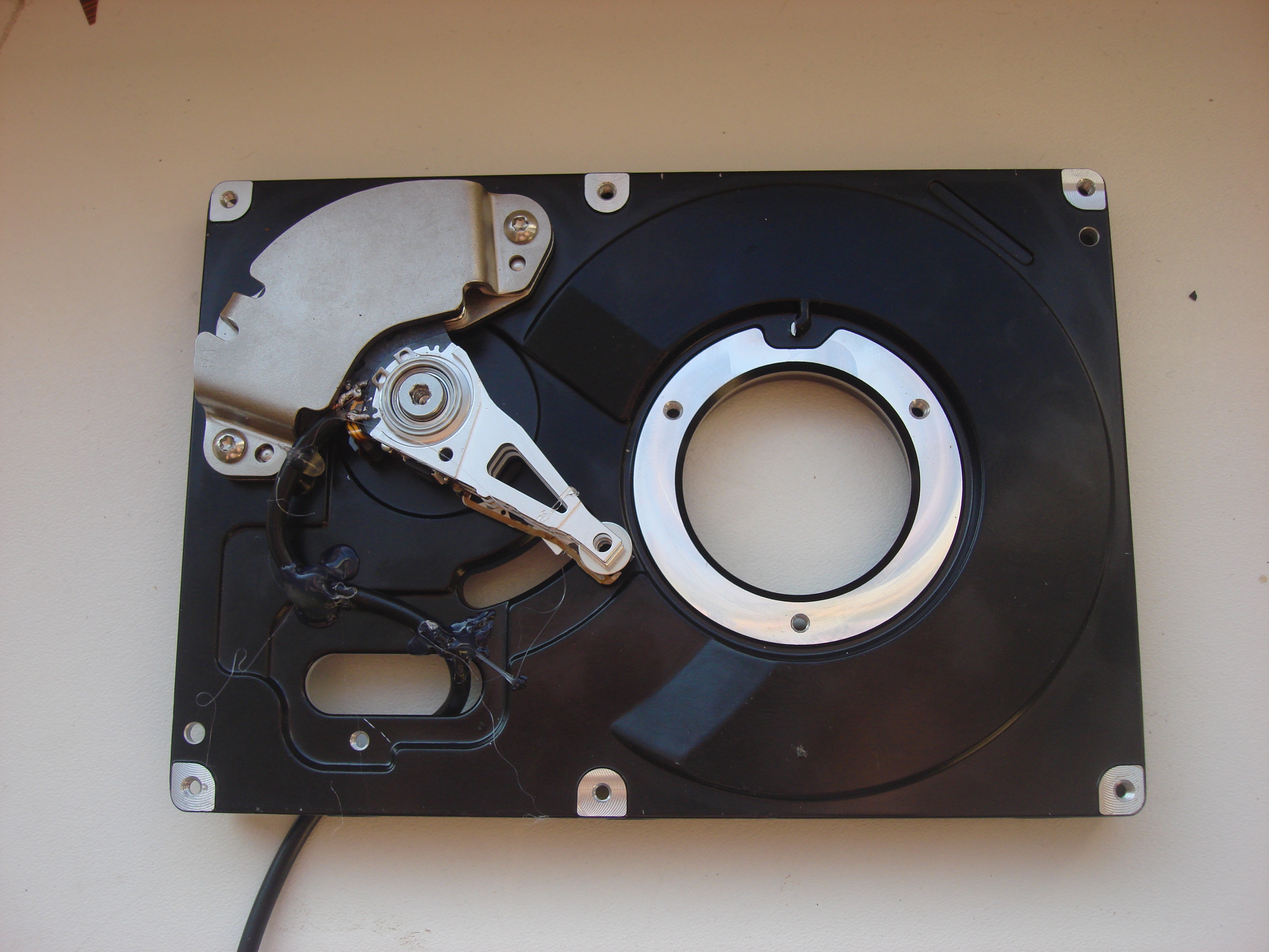 Simple Hard Speaker