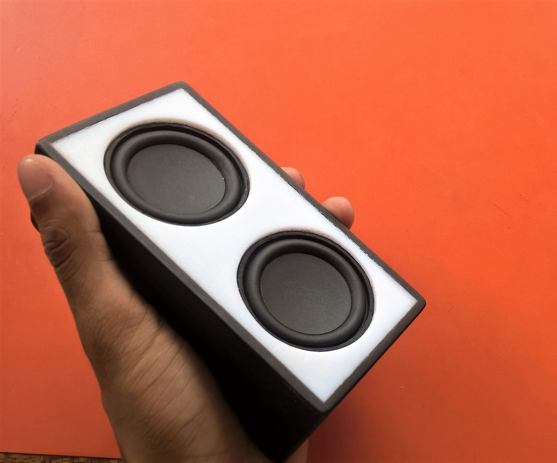 DIY Portable and Powerful Bluetooth Speaker 
