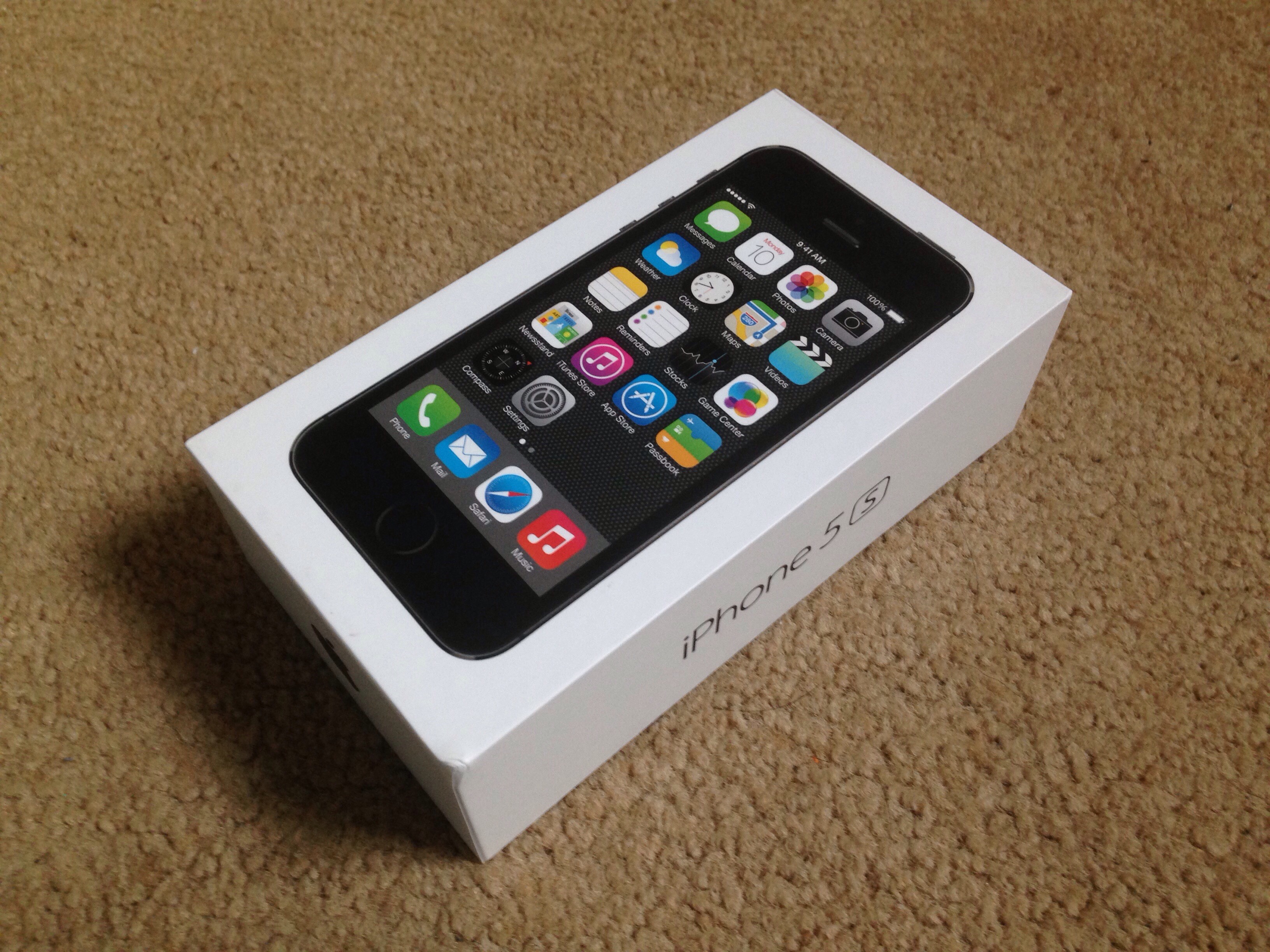 0$ iphone Stand