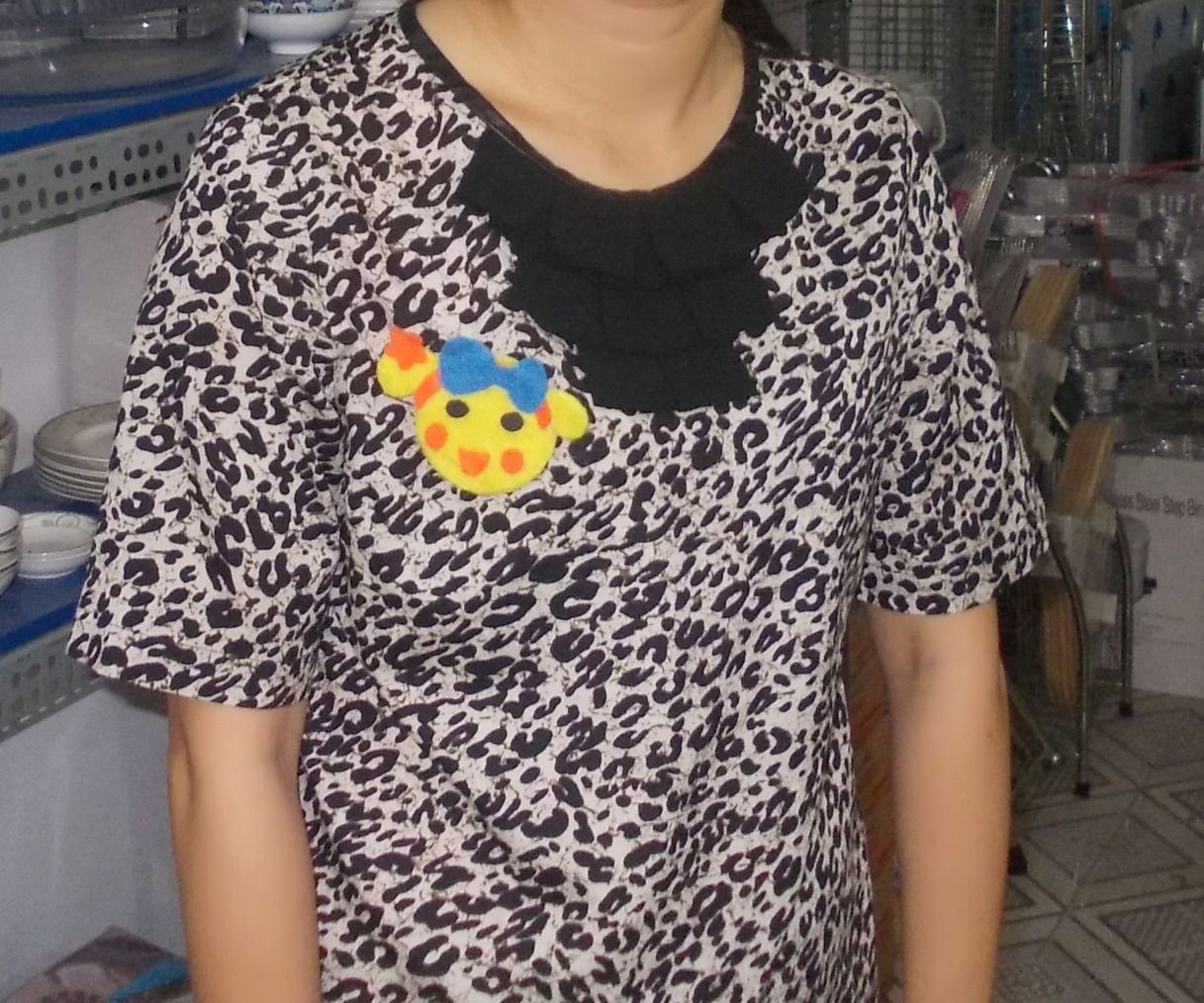 Miss La Sen felt brooch