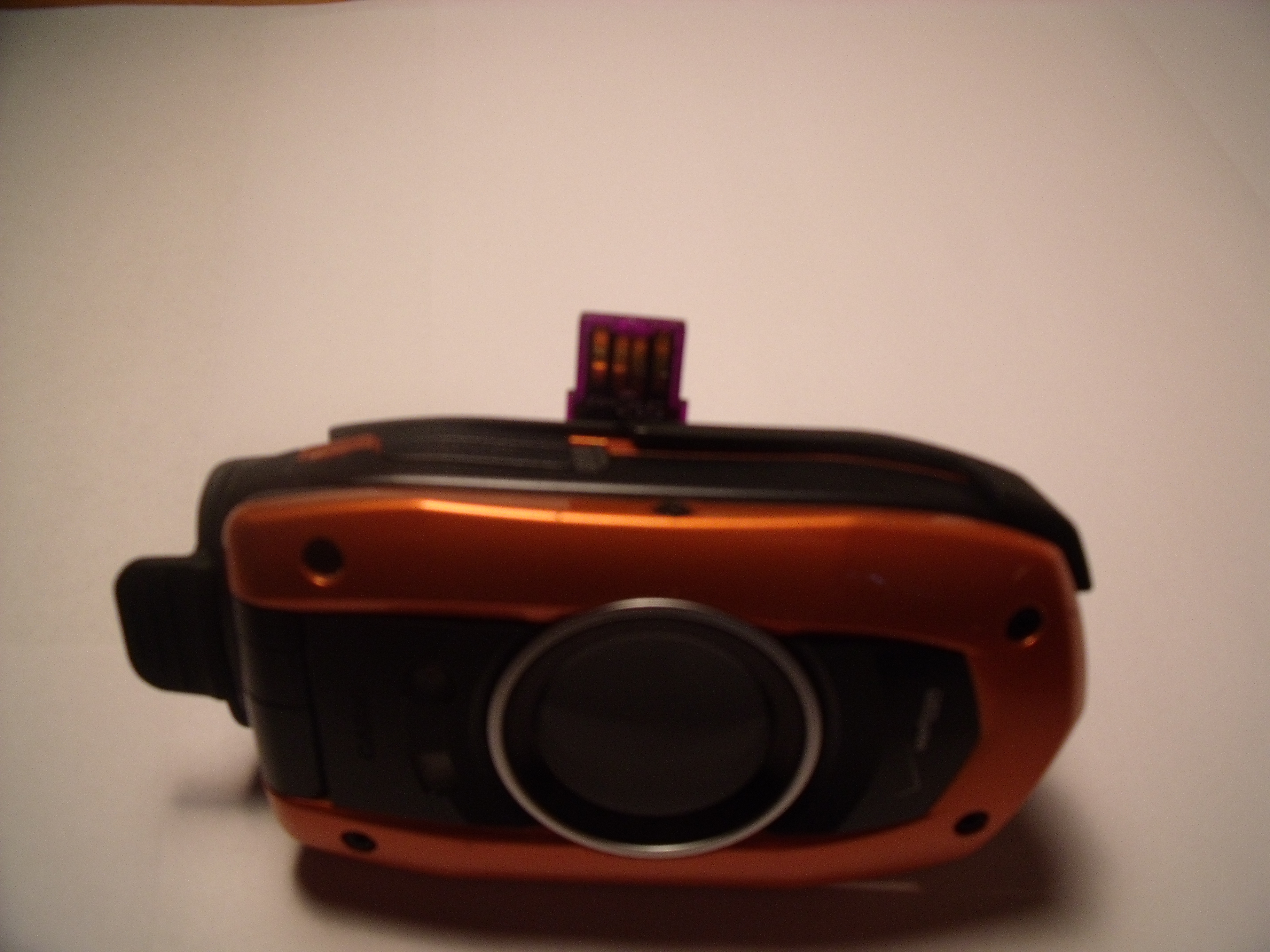 PhoneDrive: A retractable flash drive built into your phone!