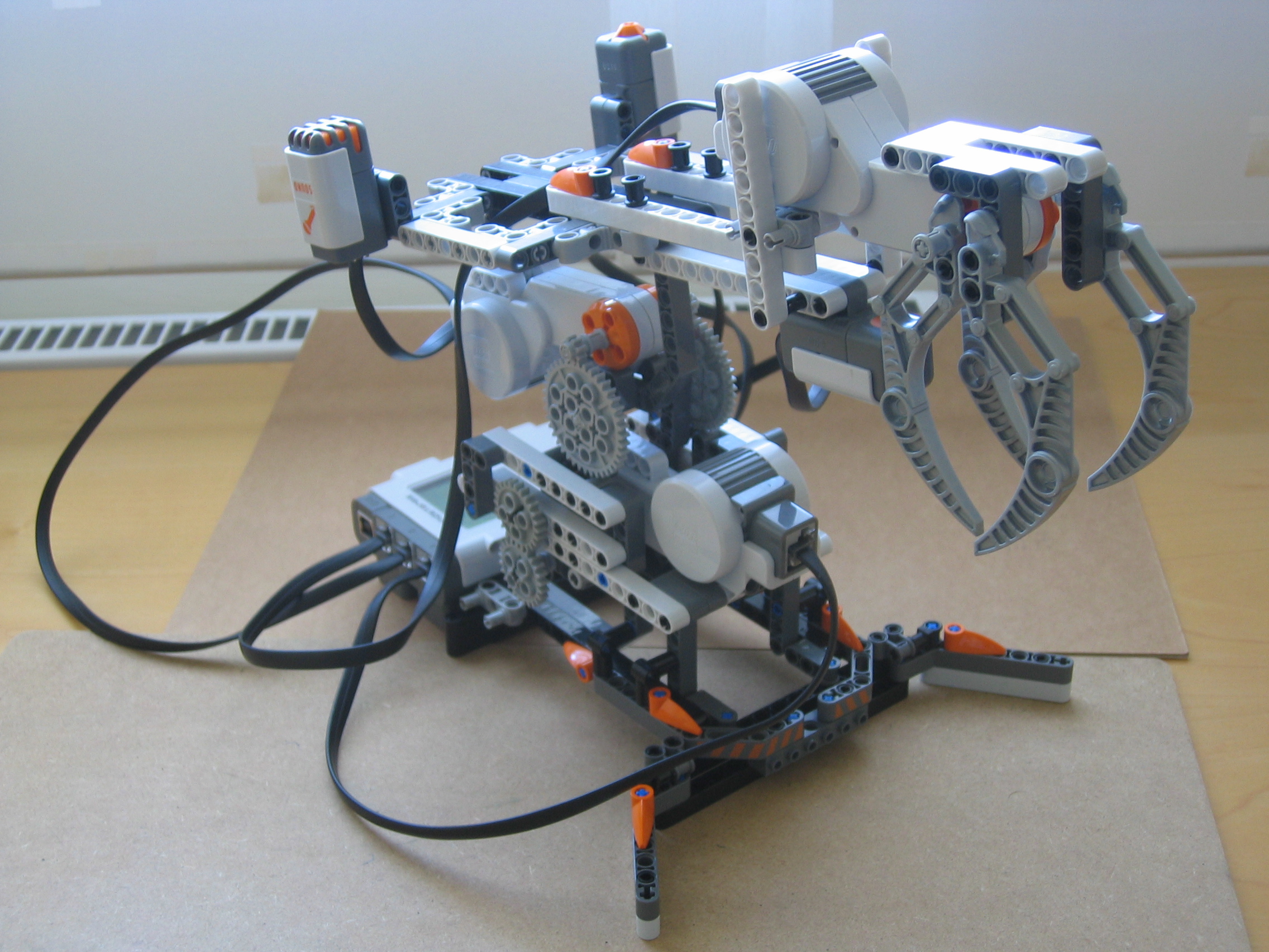 How to Build a Simple Robotic Arm From Lego Mindstorms NXT?