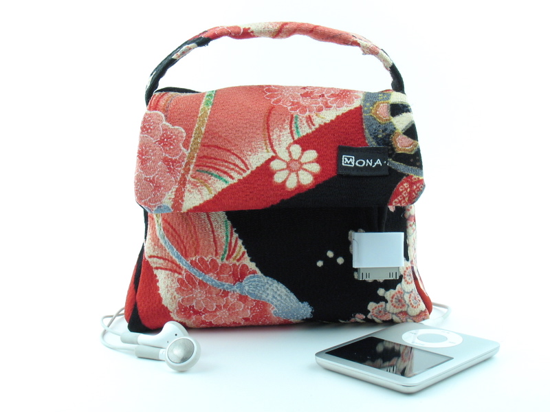 Oh sew stylish - iPod control in a bag's handle