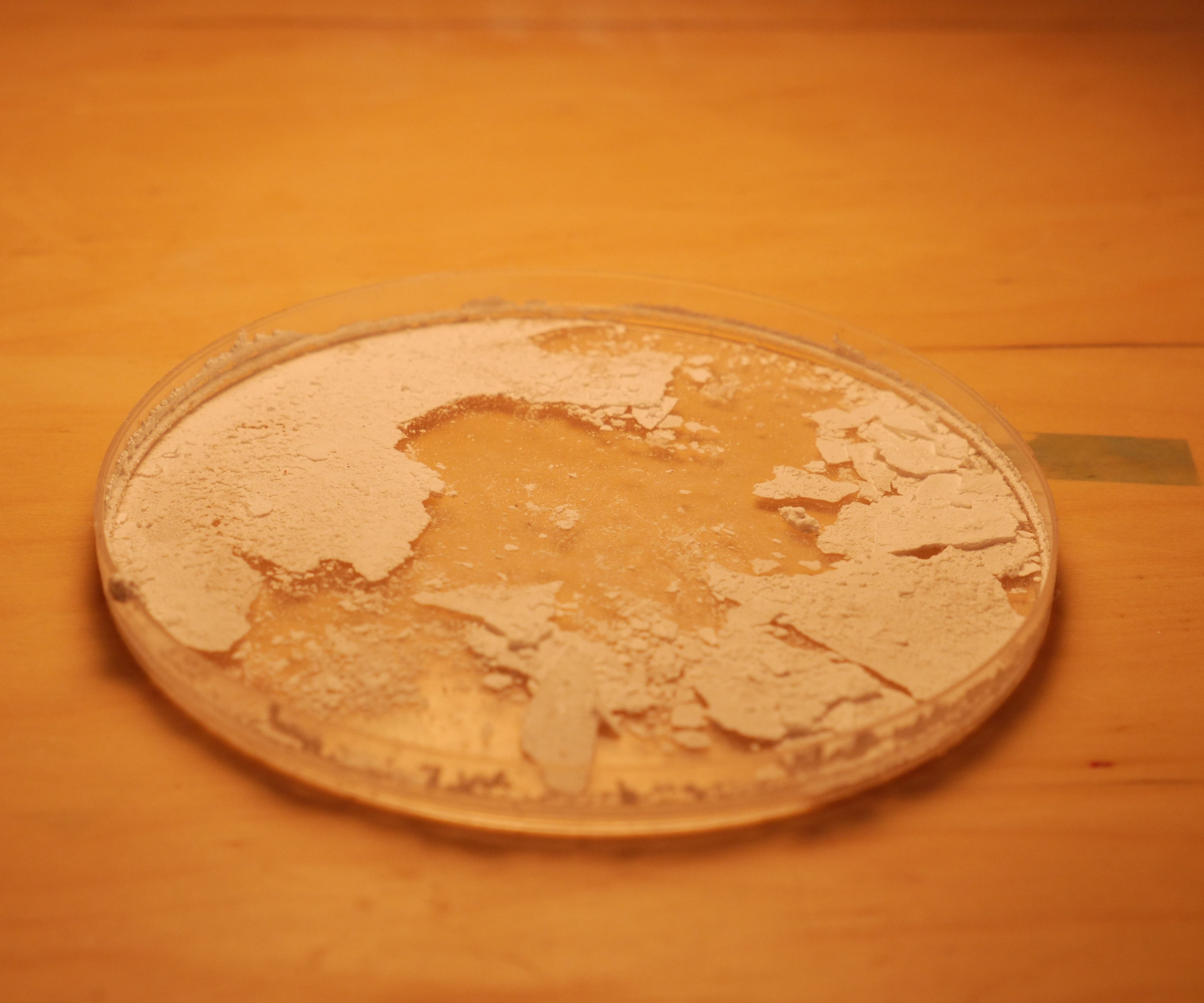 How to Make Lye From Baking Soda and Hydrogen Peroxide