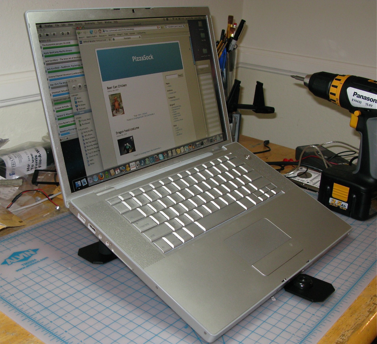 The 10 Minute Laptop Stand