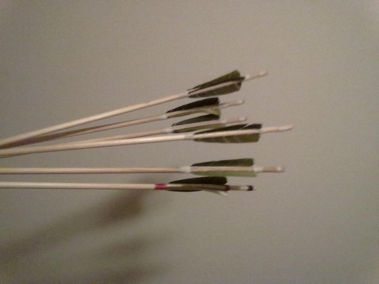 Hand Fletching Wood Arrows