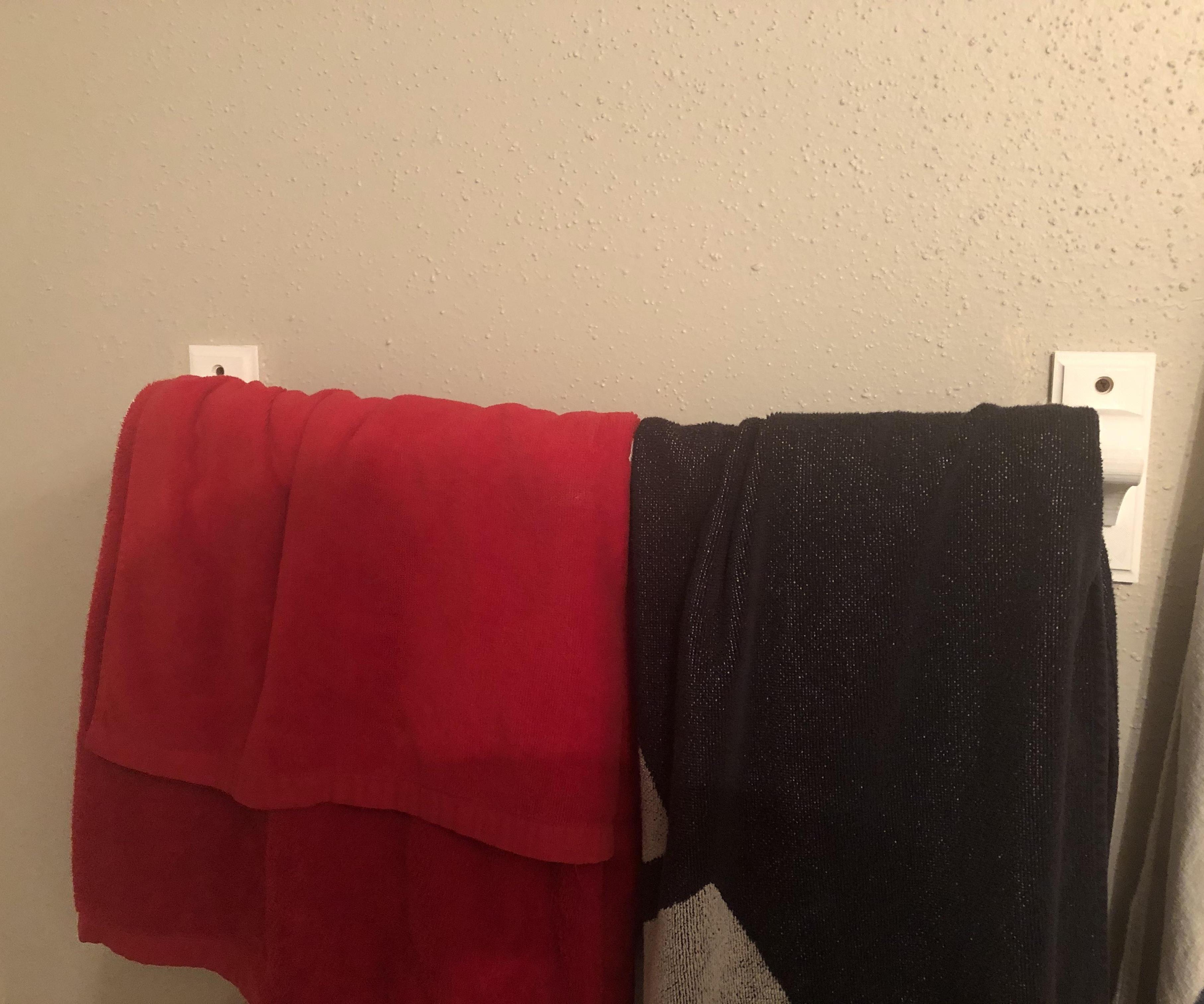 UMSL Towel Bar