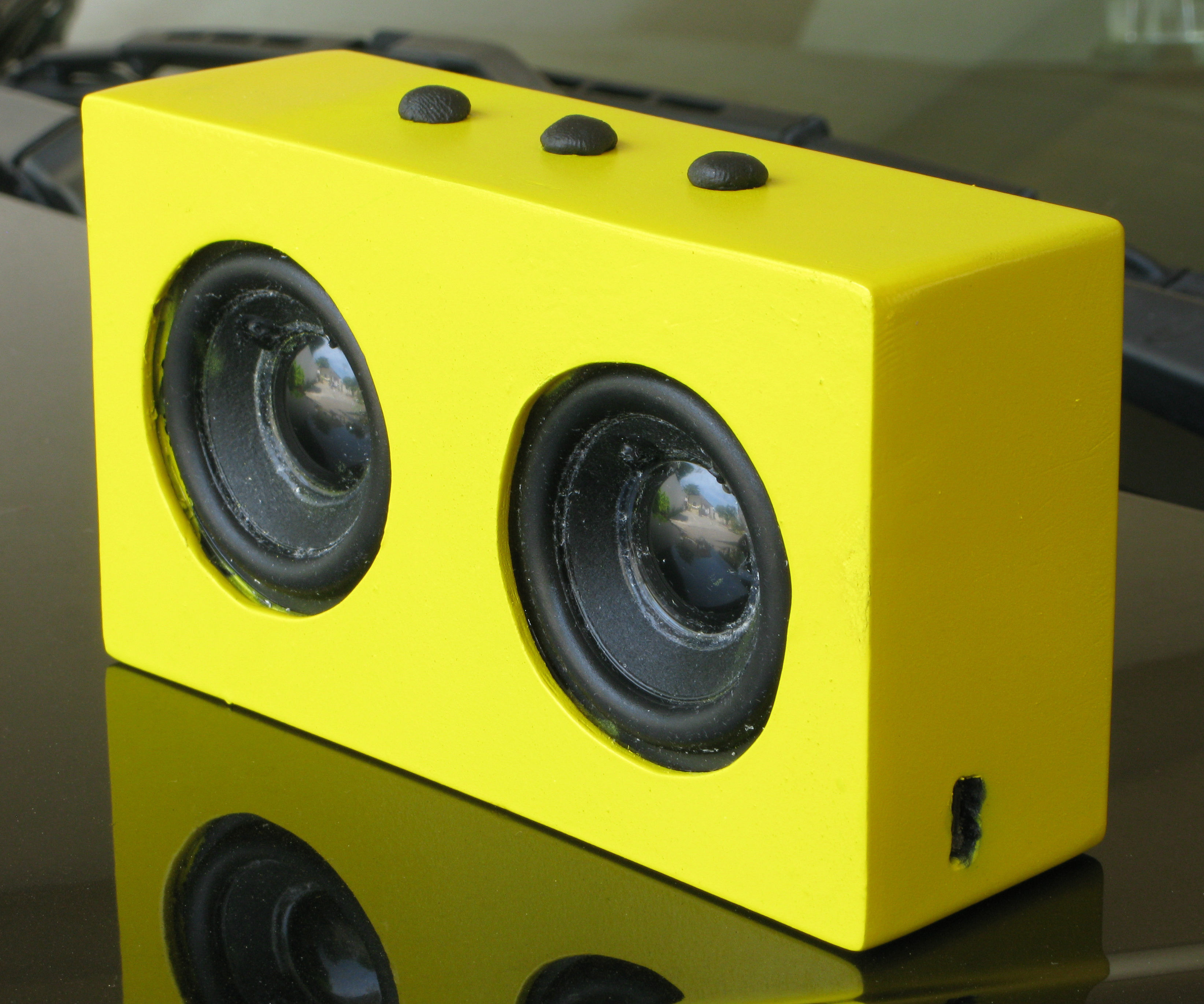 Make A Solar Bluetooth Speaker (Homebrew Big Jambox)