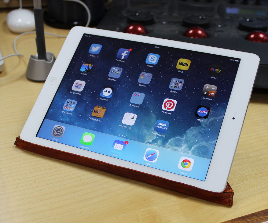 Leather & Sugru iPad Air Stand