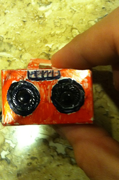 Mini boombox from headphones
