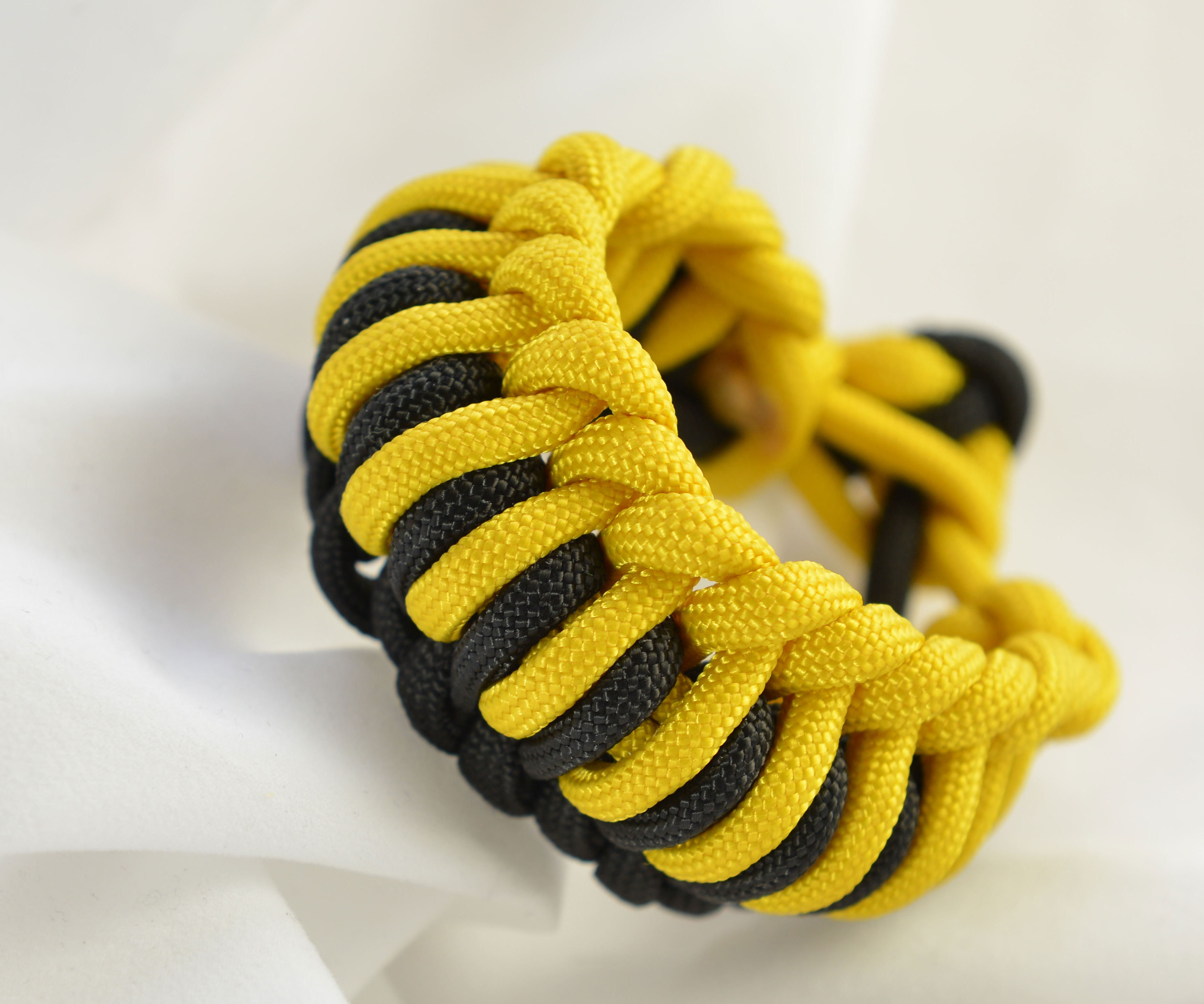 Quick Deploy Paracord Bracelet